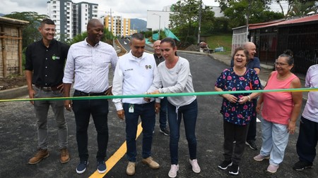Alcalde Diego Ramos Inaugurando una de las obras hechas en Dosquebradas