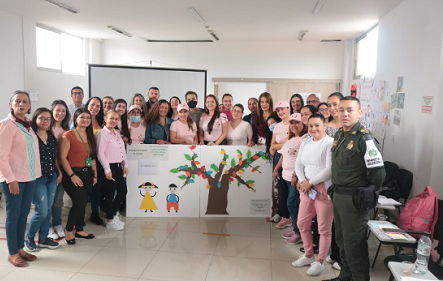 Alcalde de Dosquebradas con el equipo de trabajo de la secretaría de Desarrollo Social y Político