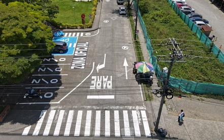 Trabajos de señalización en una de las vis céntricas de Dosquebradas