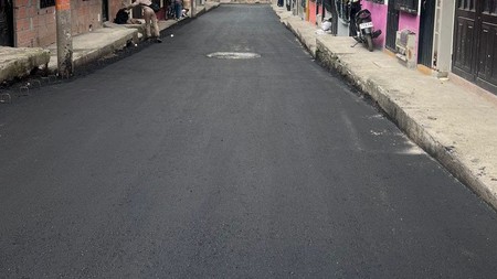 Calle pavimentada en el barrio el Japón por la secretaría de Obras e Infraestructura de Dosquebradas