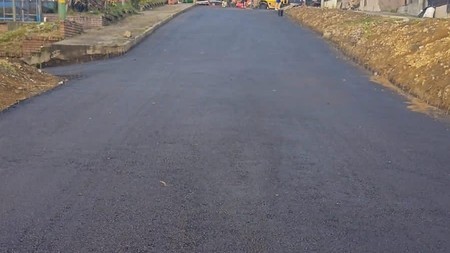 Pavimentación de una calle en el barrio campestre c de Dosquebradas