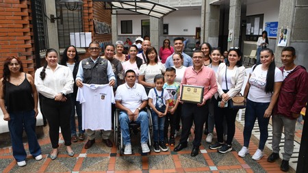 Secretario de Gobierno, funcionarios de la Secretaría de Desarrollo Social y Político y ciudadanos víctima del conflicto armado en Dosquebradas