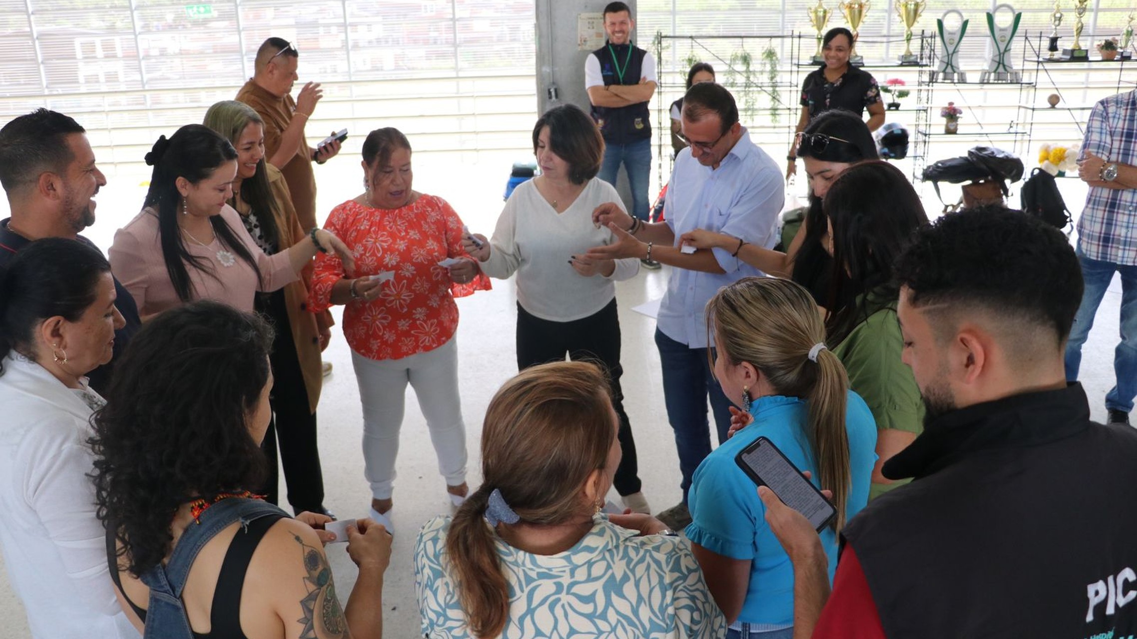 Profesionales-de-la-Secretaría-de-Salud-de-Dosquebradas-capacitando-a-docentes-y-administrativos-de-Instituciones-Educativas-de-Dosquebradas