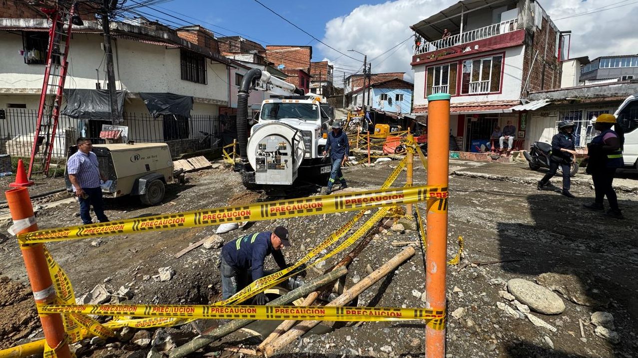 Secretaría de Obras interviene preventivamente redes de alcantarillado aledañas al Box Culvert Agüita - Montebonito en Dosquebradas