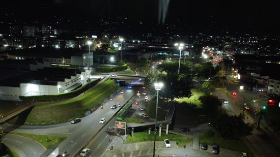 Luego de 30 años, el alcalde Roberto Jiménez iluminó el Viaducto