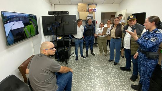 Dosquebradas refuerza seguridad en el Centro Penitenciario femenino La Badea con la entrega de 10 cámaras de vigilancia