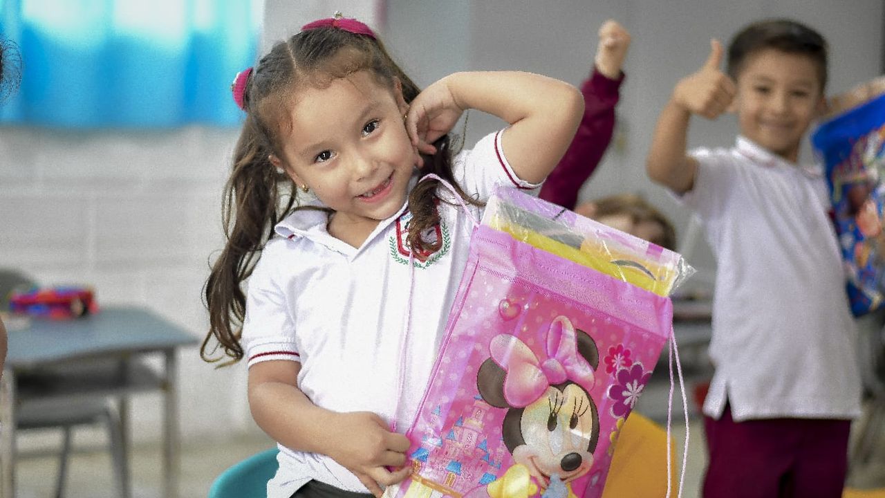 Con más de 20.000 kits, el alcalde Roberto Jiménez transformó el proceso educativo en Dosquebradas