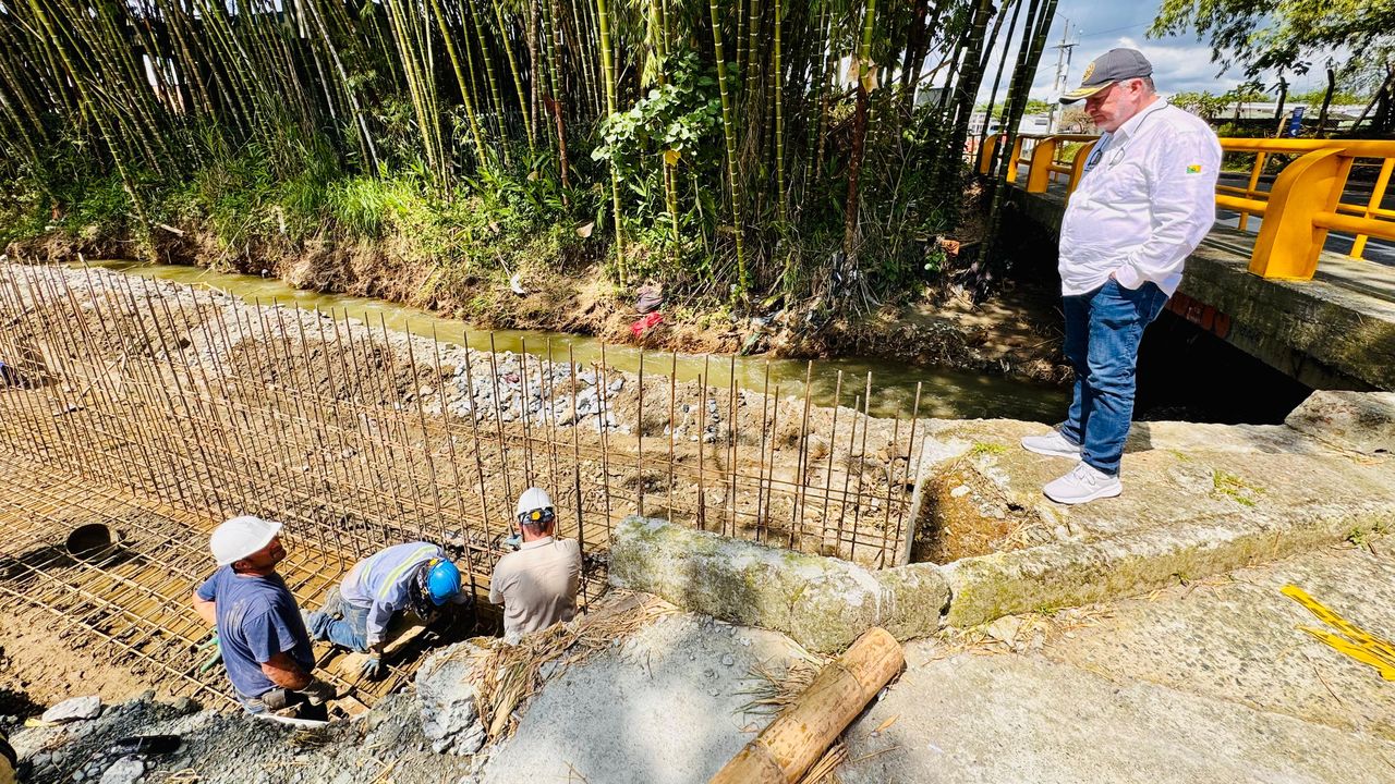 Alcaldía de Dosquebradas construye muro de contención en el sector de Mercamás